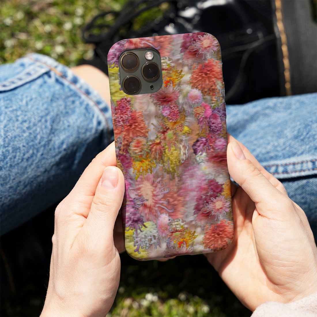 Berry Chrysanthemum  Phone Cover
